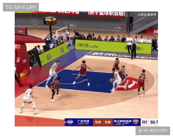 抱人犯规判罚标准详解:哪些动作才真正算犯规? 抱人犯规判罚标准详解:哪些动作才真正算犯规?