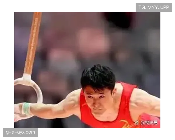 张博恒路边吃烤串那表情，和领奖台上完全不是一个人